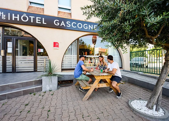 Отель Gascogne 2*