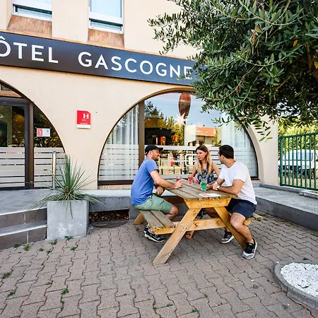 Отель Gascogne 2*